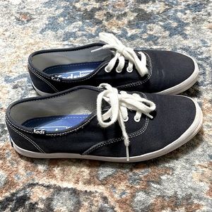 Keds Women’s Size 5- Navy Blue